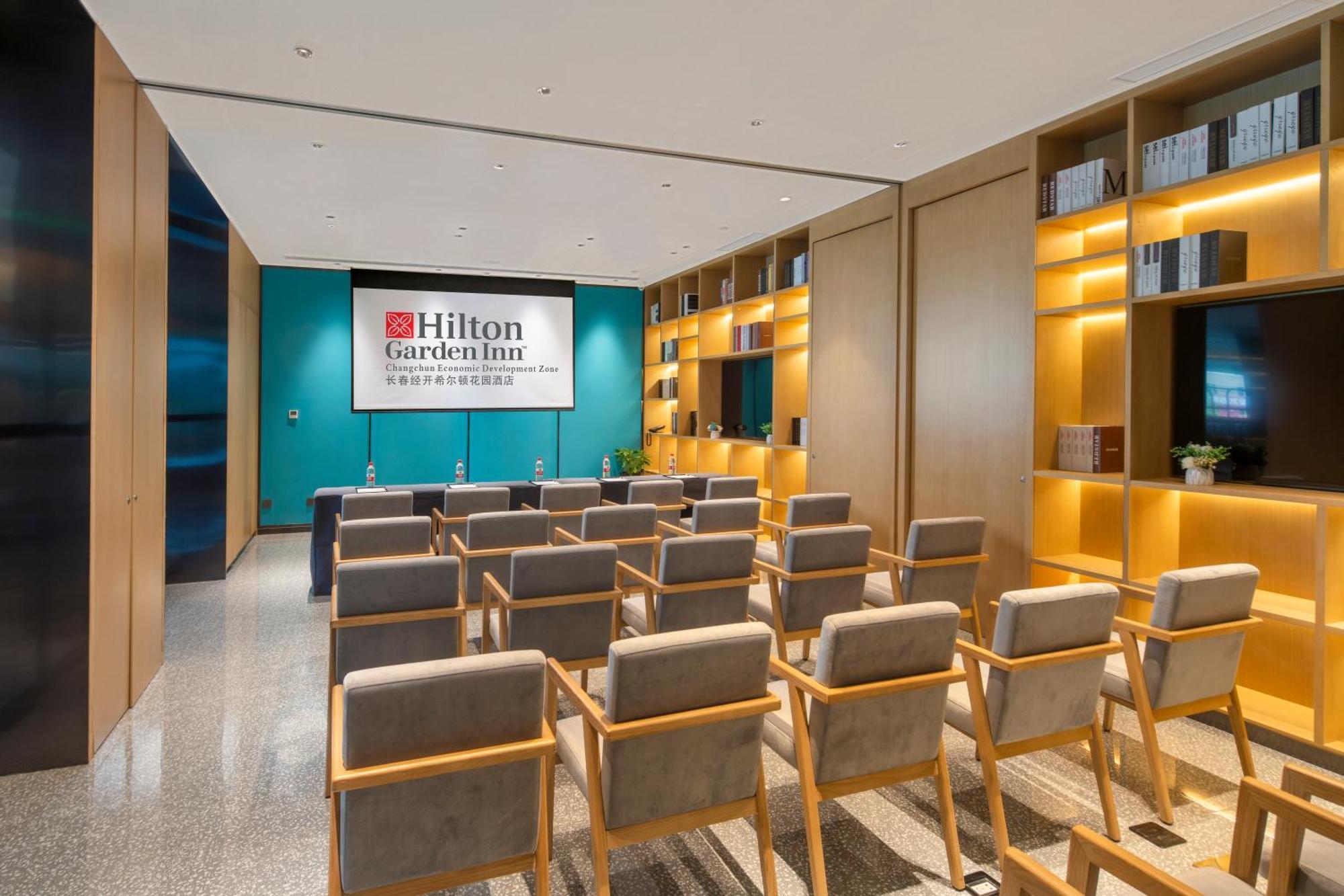 Hilton Garden Inn Changchun Economic Development Zone Экстерьер фото